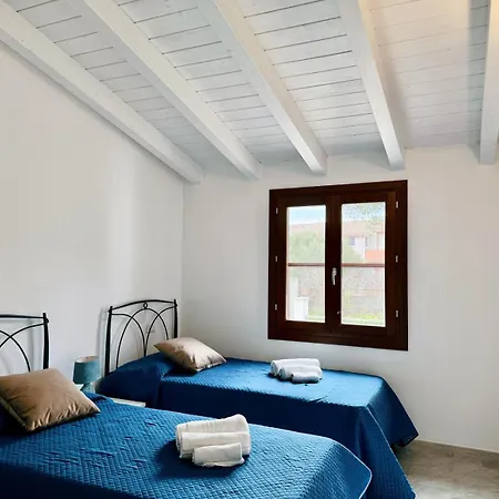 Casa Sas Enas Trilocale Indipendente -ammentos - Holiday home Posada (Sardinia)