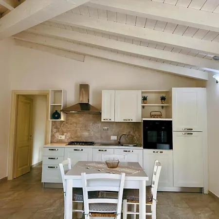 Casa Sas Enas Trilocale Indipendente -ammentos - * Posada (Sardinia)